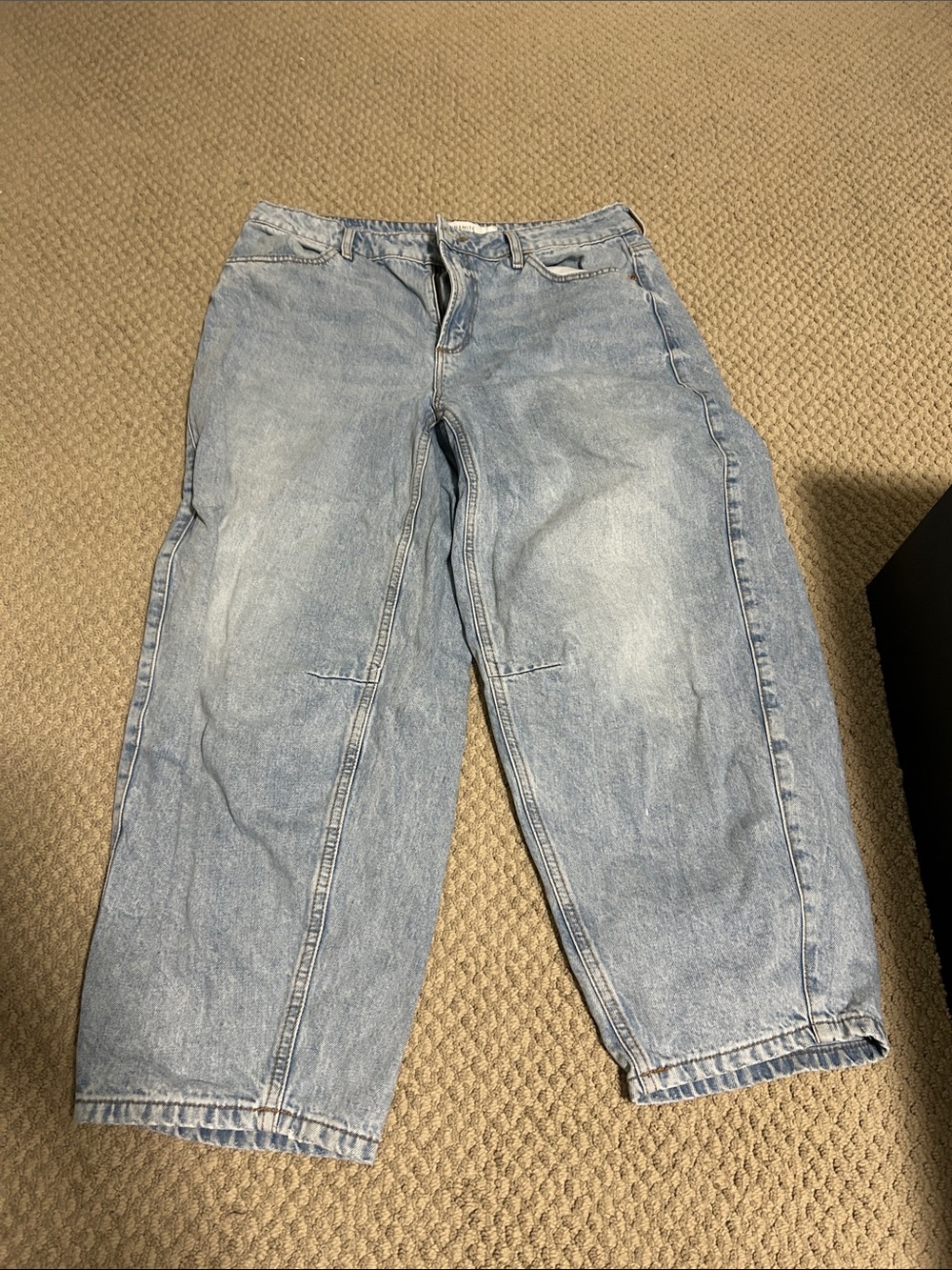 Light Wash barrel Fit Jeans